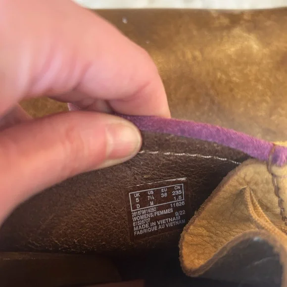 Clarks Original Women's Wallabee Boots “Oakmoss” Tan and Purple Lace Up Boots - Picture 4 of 4